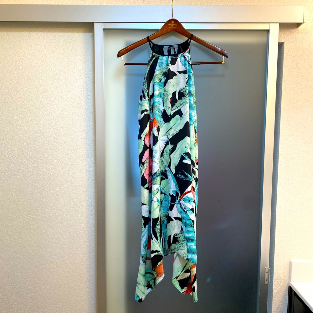 Lauren Conrad dress size medium, never worn.